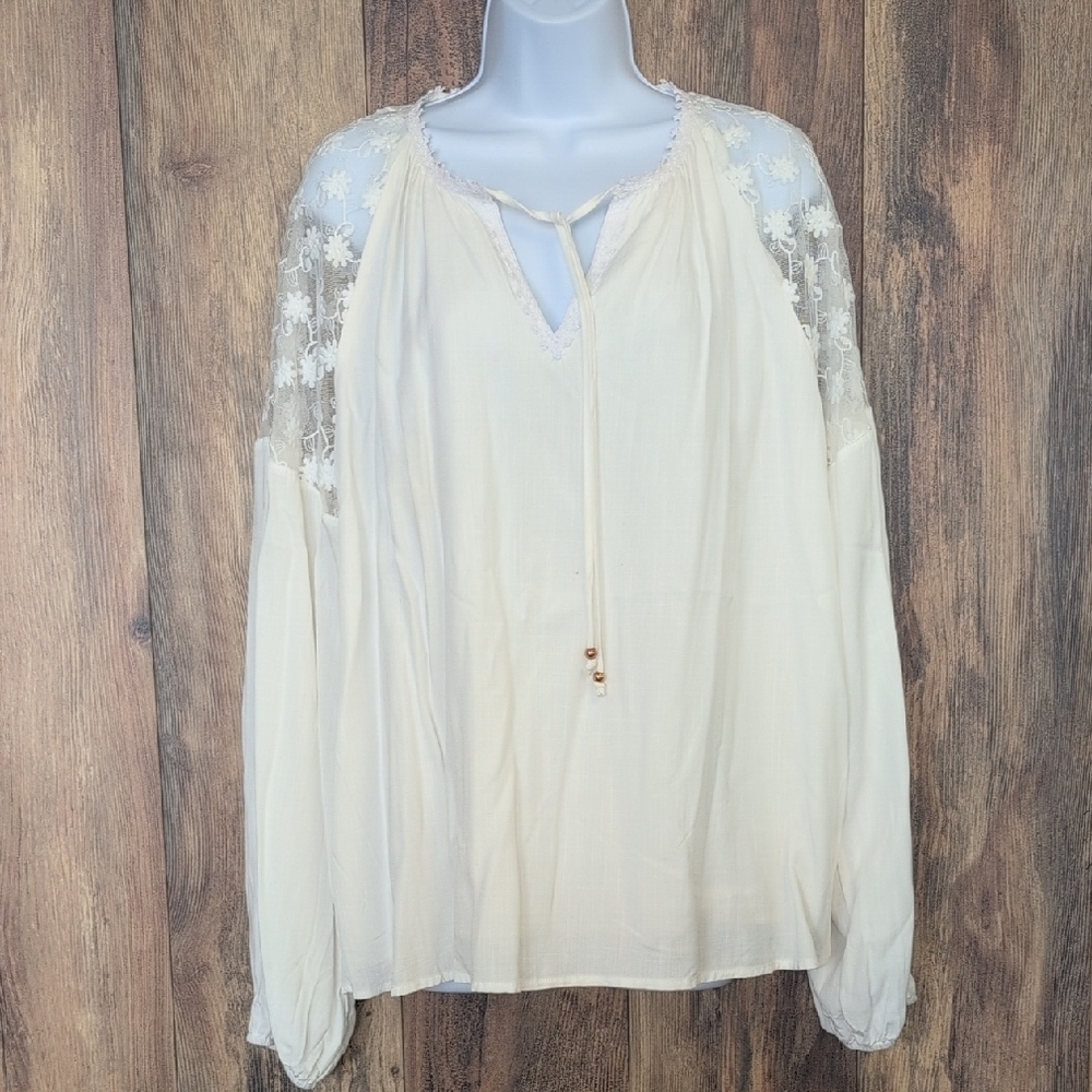 OversizedBlouse with Elegant Lace Accent Details XXL        -603C